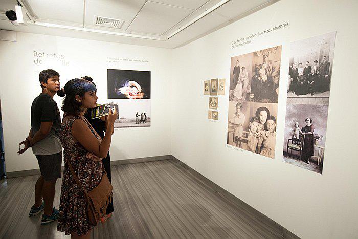 Retratos de familia, una muestra que reúne varias experiencias (VIDEO)