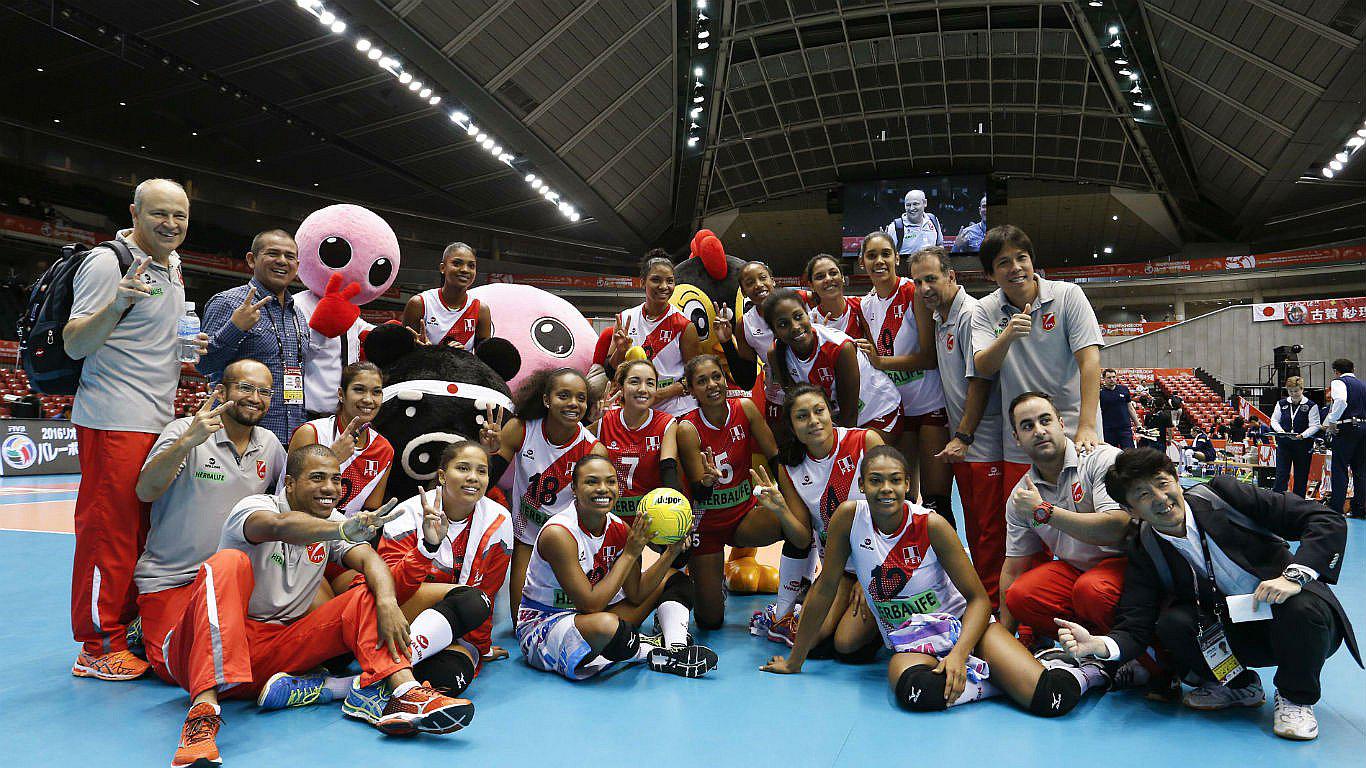 Perú enfrenta hoy a Italia por el preolímpico de vóley