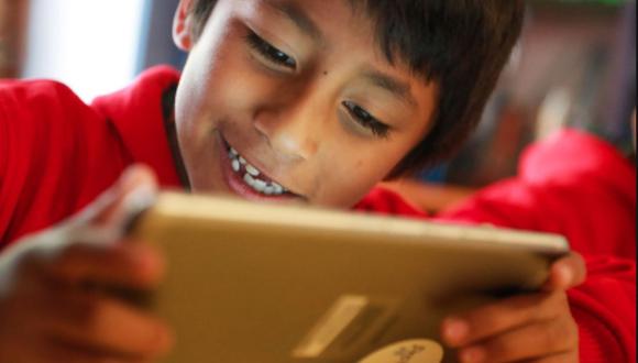 Distribución de tablets a escolares de la región será de manera progresiva