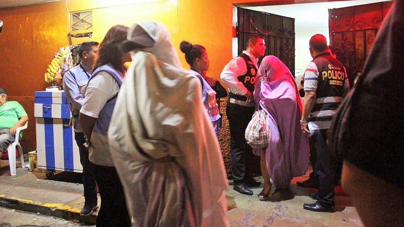 Clausuran prostíbulos 'El Trocadero' y 'El Botecito' en el Callao (FOTOS)