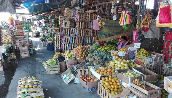 Precio de frutas se elevan en el mercado Grau ante huelga de camioneros