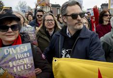 Arrestan a Joaquin Phoenix por protestas en contra del cambio climático (VIDEO)