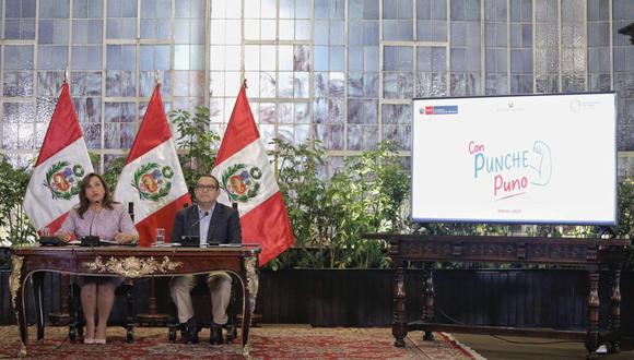 La presidenta Dina Boluarte y el premier Alberto Otárola brindaron una conferencia de prensa sobre medidas para Puno en Palacio de Gobierno. (Foto: Joel Alonzo/ @photo.gec)