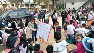 Escolares de Piura estudian en la calle por demora en la entrega de colegio