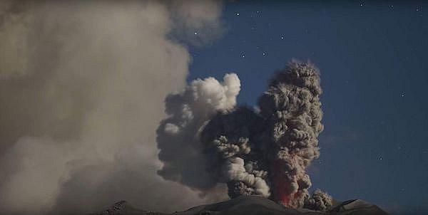 Volcán Sabancaya registra nuevas explosiones y alertan posible caída de cenizas