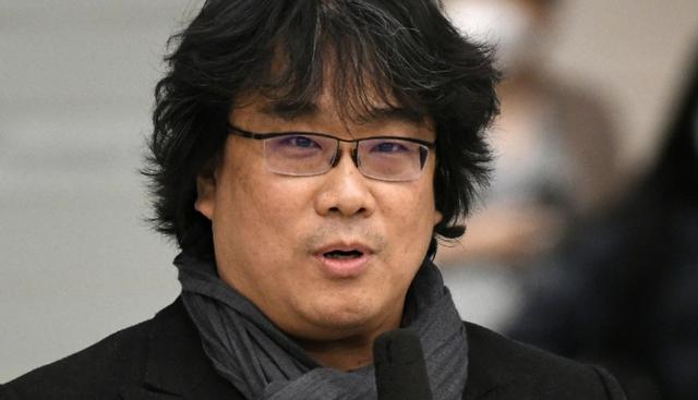 Bong Joon-ho llegó a Seúl y recibió calurosa bienvenida de sus fans  (Fotos: AFP)