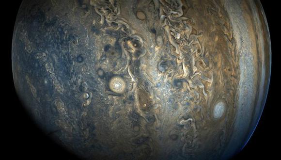 NASA toma espectaculares imágenes de tormentas en Júpiter (FOTOS)