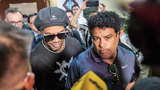 Ronaldinho recobró su libertad en Paraguay tras declaración sobre pasaportes falsos