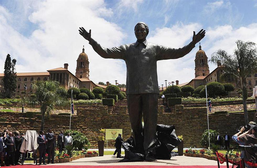 Sudáfrica: Inauguran una estatua de Mandela de nueve metros de altura 