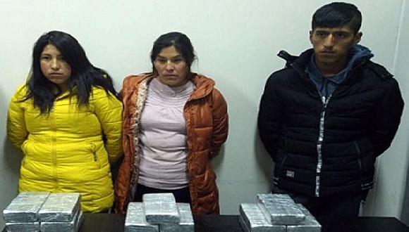 Dos mujeres y un varón caen con droga oculta en mochilas en Chincheros