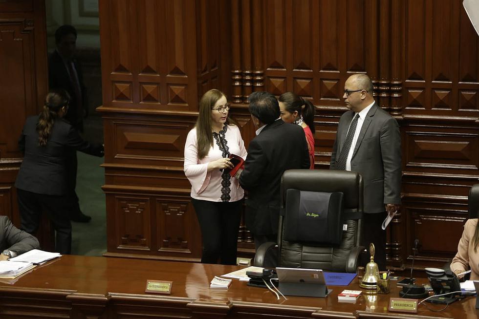​Las reacciones de los congresistas tras disolución del Parlamento (FOTOS)