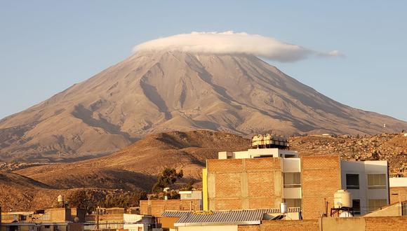Volcán Misti observado desde el distrito de Mariano. Foto: Diario Correo