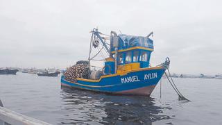 Chimbote: Incautan lancha por pesca ilegal 