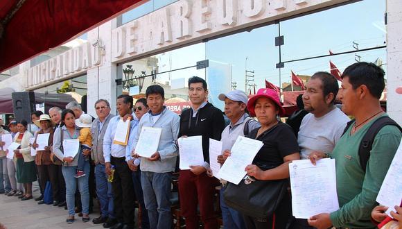Municipalidad Provincial de Arequipa tituló a 200 vecinos de pueblos jóvenes