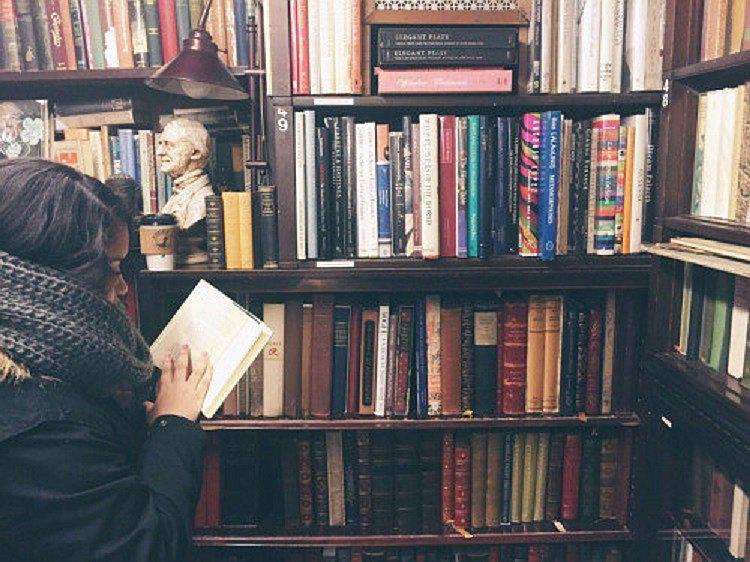 Los libros viejos tienen un olor adictivo, así lo afirma un estudio