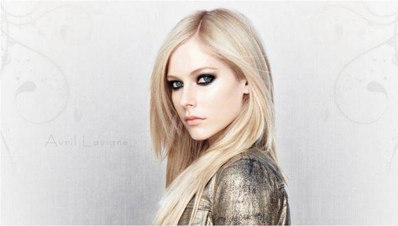 Avril Lavigne se desnuda en Instagram para anunciar su nuevo álbum (FOTO)