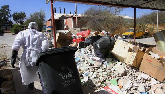 Residuos hospitalarios se acumulan en centros de salud de Arequipa