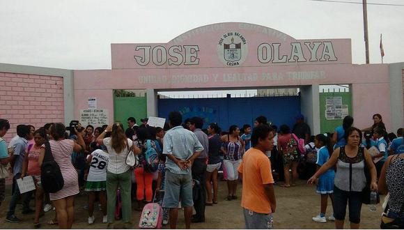 Chimbote: Padres de familia toman colegio por retiro de docente