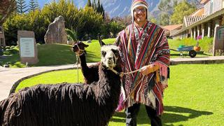 Lapadula utilizó poncho y chullo: Gianluca posó junto a una llama en el Cusco