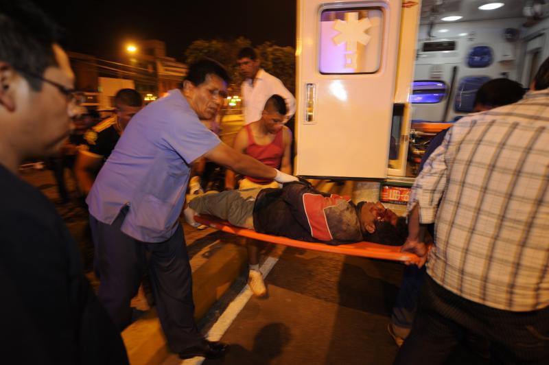 Volcadura de bus deja un muerto y 20 heridos en Ventanilla 