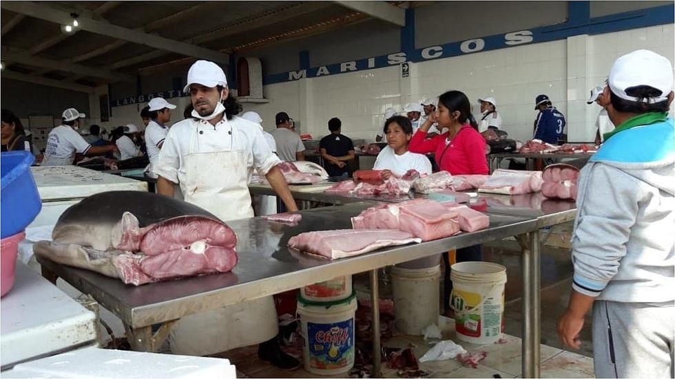 ​Comerciantes de pescado arrasan en ventas en el desembarcadero de San José (FOTOS) 