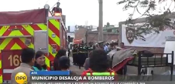 Municipalidad de Ate desaloja a compañía de Bomberos del local que ocupaban