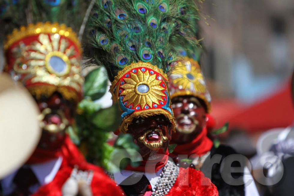 Los Shapis demuestran  devoción por la santísima 'Cruz de Mayo' (FOTOS)