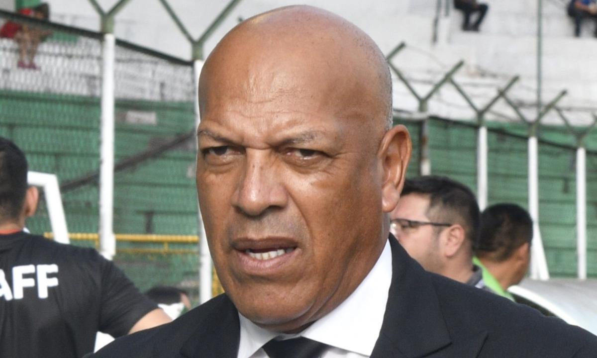 El técnico no comandará al equipo puneño en su participación en la Copa Libertadores 2020.