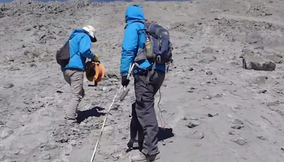 YouTube: Ascienden a volcán Ubinas para inspeccionar su caldera