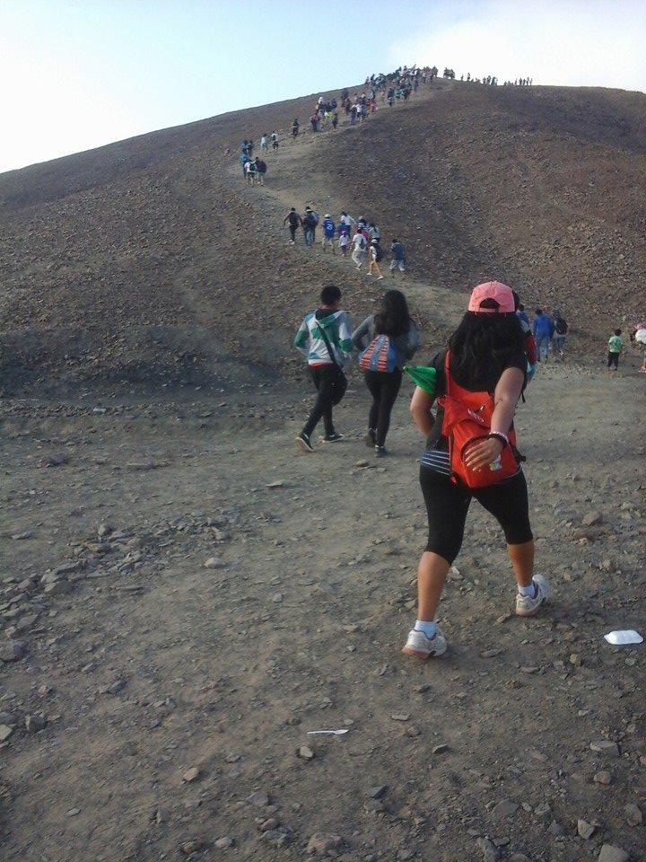 Semana Santa: Se realiza tradicional peregrinación al Cerro de la Juventud en Chimbote (VIDEO)