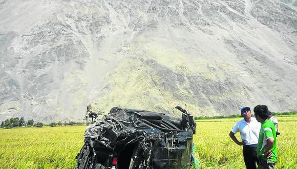 Dramático rescate de agricultor muerto en accidente vehicular
