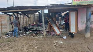 Tumbes: Una familia lo pierde todo por el incendio de su casa en Canoas de Punta Sal