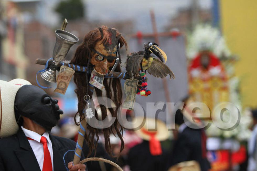 Los Shapis demuestran  devoción por la santísima 'Cruz de Mayo' (FOTOS)