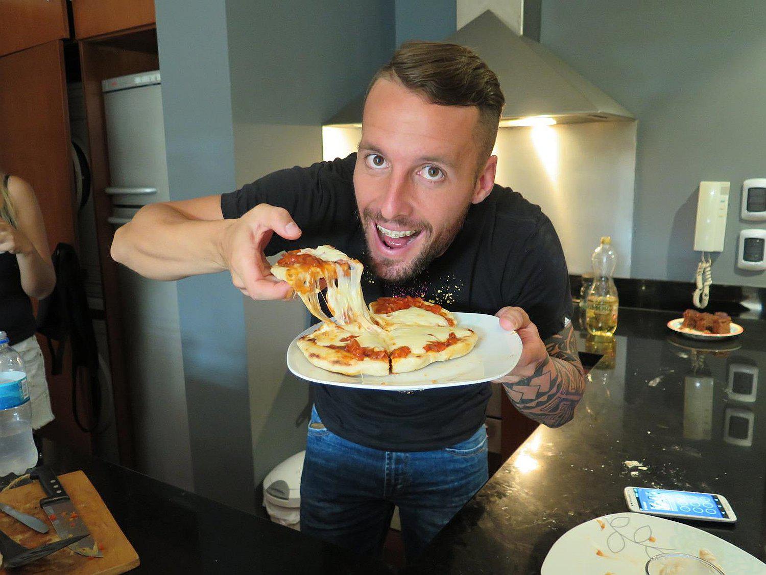 ​Pablo Lavandeira nos enseña a preparar estas facilísimas pizzetas (VIDEO)