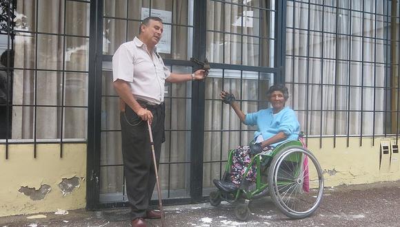 Cierran puertas de local de atención a personas con discapacidad 