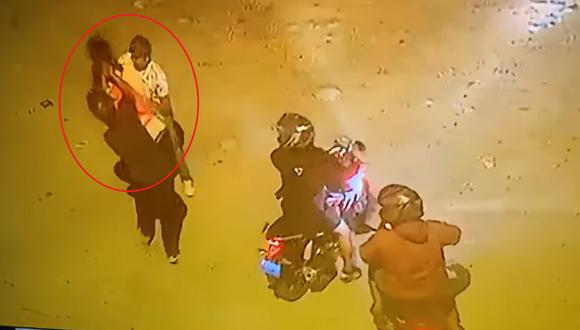 Fueron cuatro hampones en motocicletas que lo interceptaron y golpearon a estudiante.