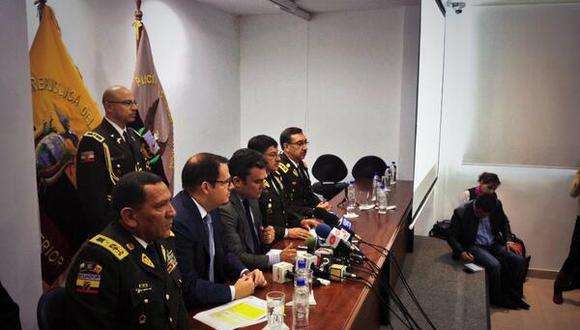 Ecuador: Separan a más de 300 policías por diversos delitos