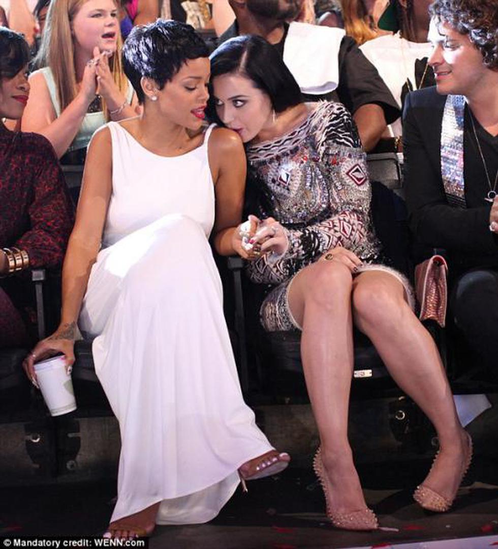Fotos: Katy Perry 'mordisqueó' a Rihanna en los MTV Video Music Awards