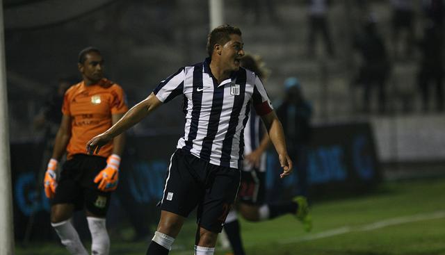 En 2013 las franjas en la vestimenta fueron más delgadas y cuello camisero. (Foto: Archivo GEC)