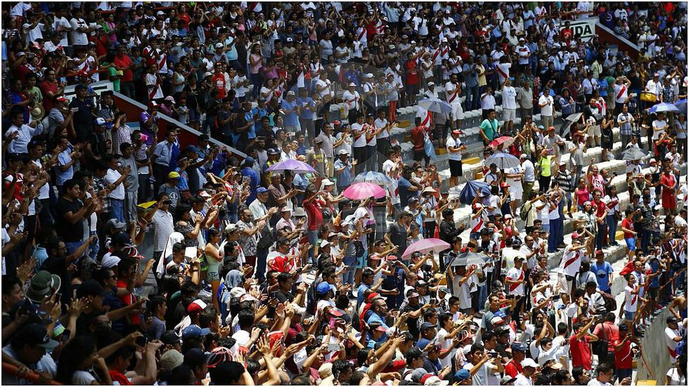 Daniel Peredo recibió emotiva despedida en el Estadio Nacional (VIDEO y FOTOS)
