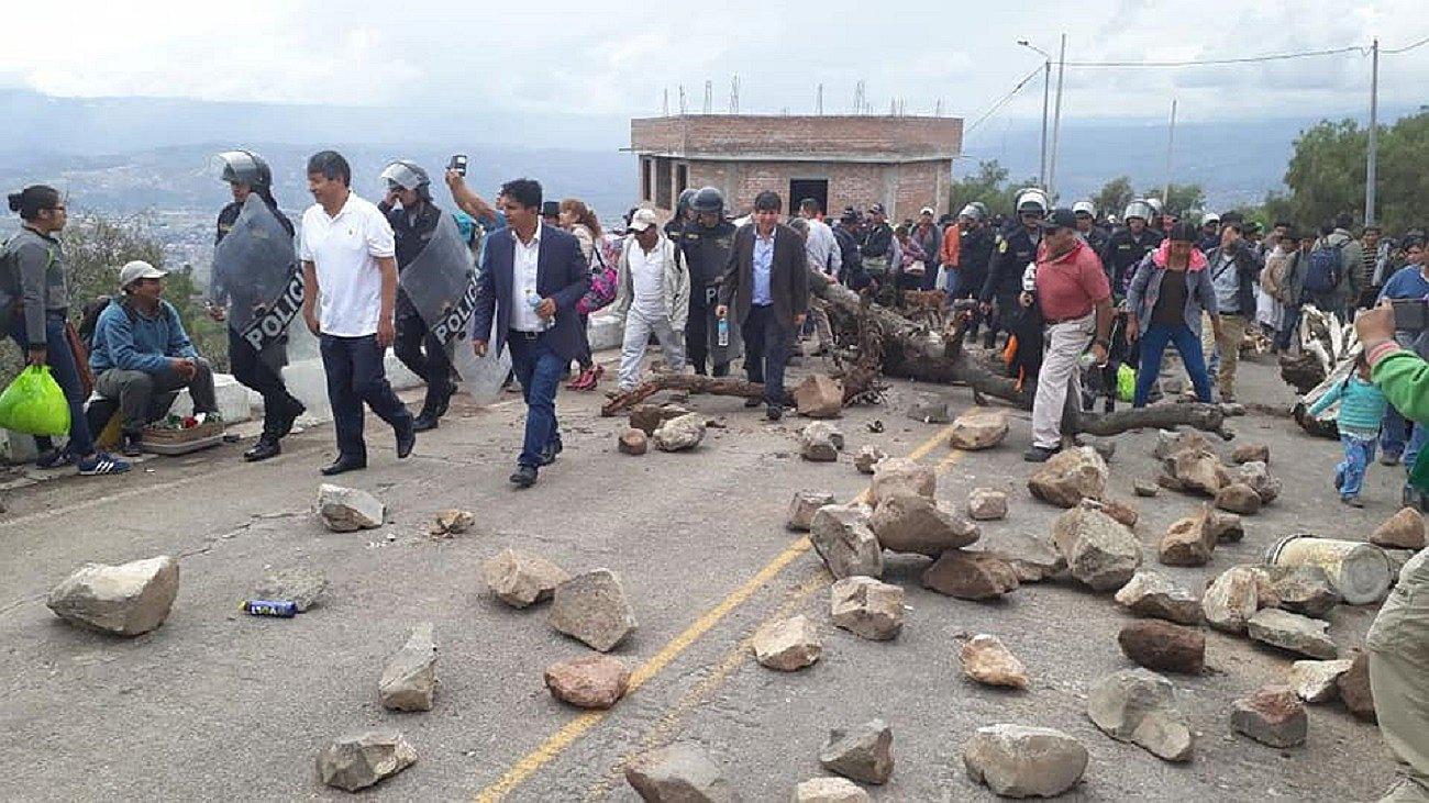 Cono norte bloqueó Vía Libertadores exigiendo reinicio de obra