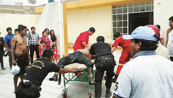Chiclayo: Dos obreros mueren al caer con su moto al dren San Roque 