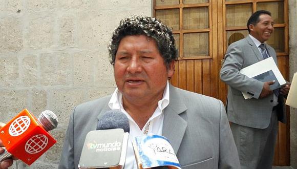 Alcalde de Caylloma es investigado por apoyar a candidato Elmer Cáceres (VIDEO)