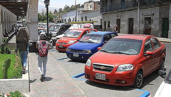 ¿A cuánto se incrementó la tarifa en las zonas de parqueo en Arequipa?