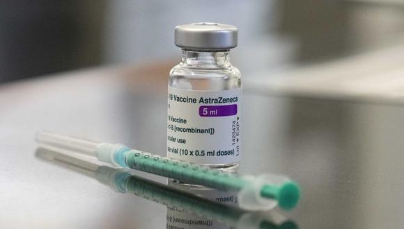Alemania suspende la vacunación con AstraZeneca contra el coronavirus. (Foto: THOMAS KIENZLE / AFP).