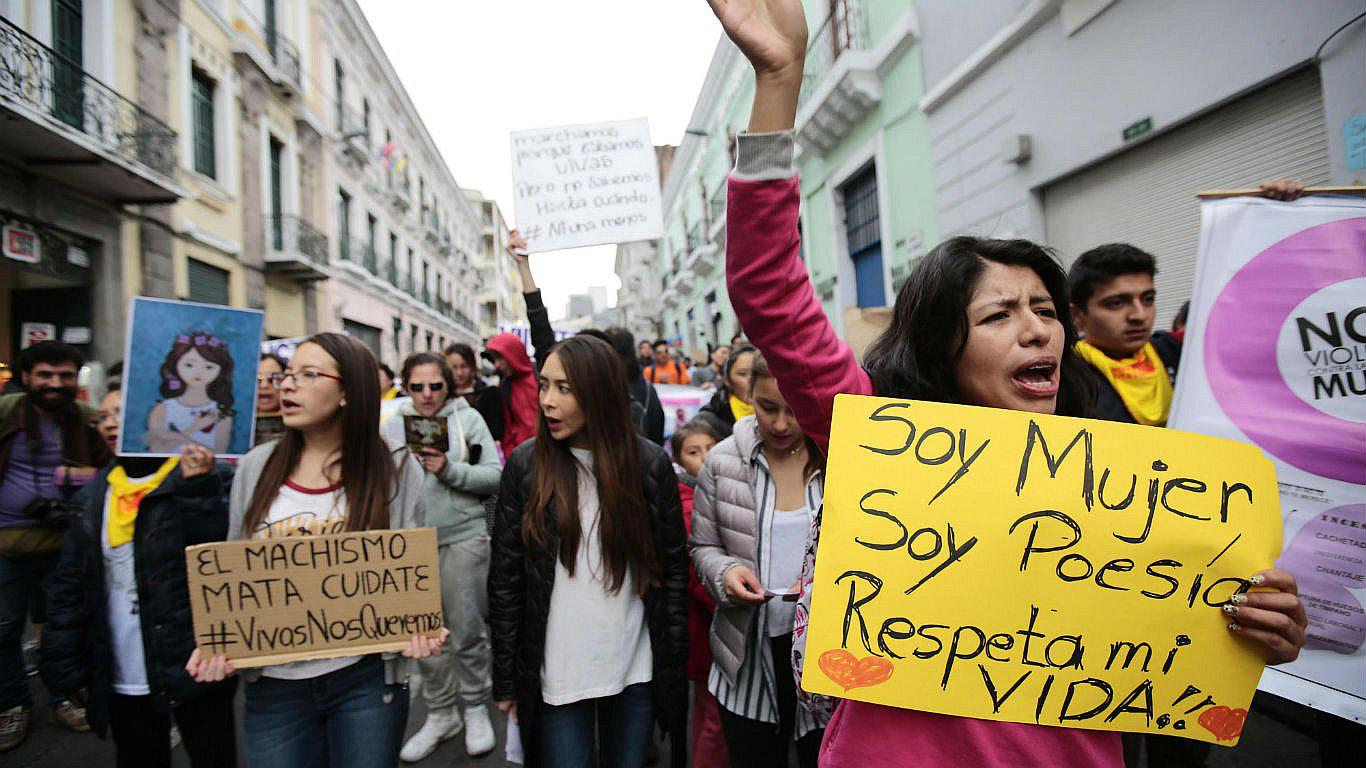 Cosas que las mujeres no podían hacer hace 100 años