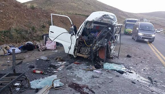 Ocho muertos y once heridos en carretera Desaguadero -La Paz