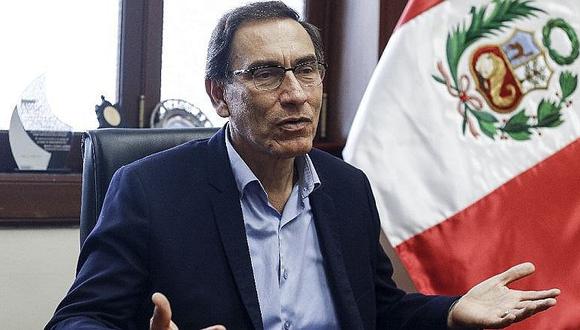 Martín Vizcarra pisa suelo peruano para tomar las riendas del país