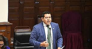 Investigan a excongresista Domínguez por tráfico de influencias