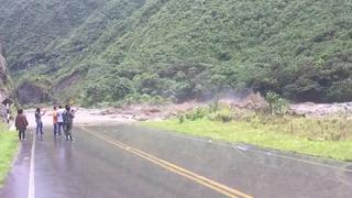 Interoceánica Sur colapsa en el Km. 155 por crecida del río Araza (VIDEO) 